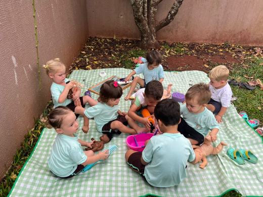 Crianças da Recrear: higiene e cuidados com bonecas, Maternal (2 a 4 anos)