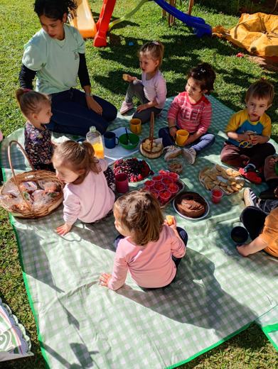 Crianças da Recrear: natureza e folhas, Maternal (2 a 4 anos)