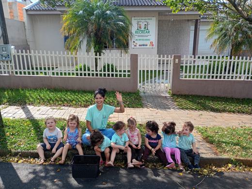 Crianças da Recrear: turma e fachada, Maternal (2 a 4 anos)